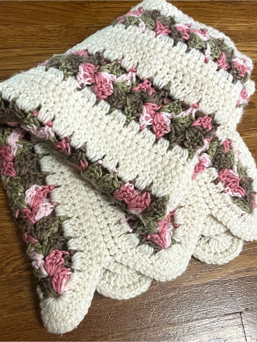 Vtg crochet baby blanket lap rose cottage feminine coquette 23” x 43” pink cream
